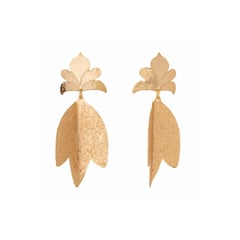 ENIGMA - Aretes simple trebol dorados.