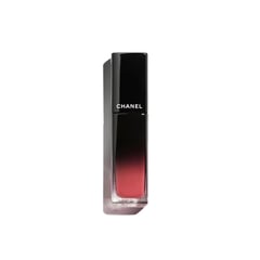 CHANEL - ROUGE ALLURE LAQUE La barra de labios líquida brillante y de larga duración