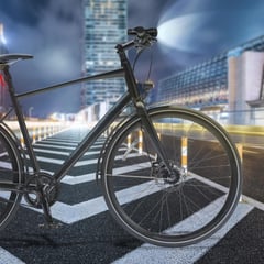 MOMO DESIGN - Luz de Zoom Delantera para Bicicleta 300 Lúmenes