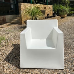 FORA - Sillón Con Brazos Polietileno Angolo Blanco