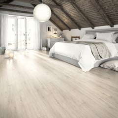 EGGER - Piso Laminado Kurimo Oak 7mm Caja 2.49 m2